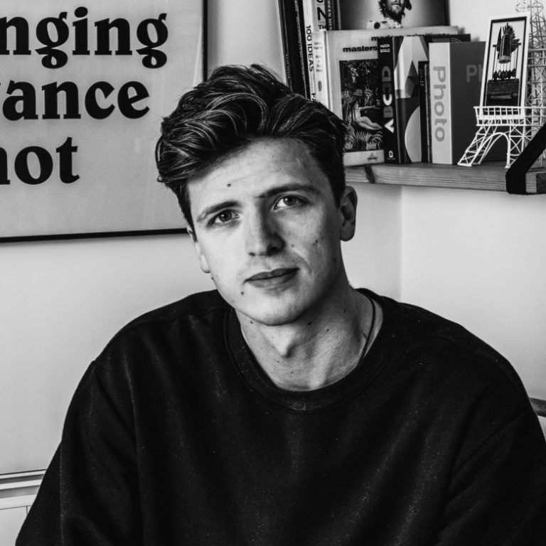 portrait of the performer Marco Oggian